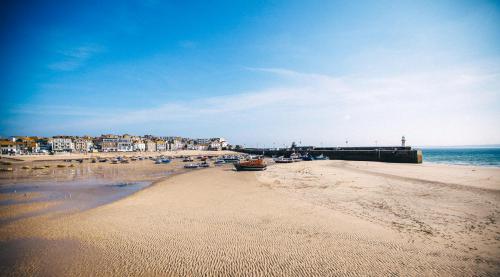 St Ives beach